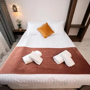 Hive Family House Hotel